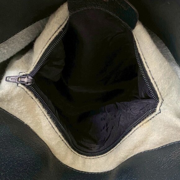 GUCCI Red Leather Shoulder Bag - Picture 10 of 10